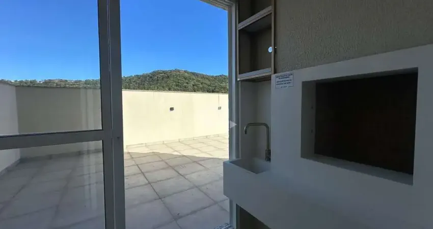 Apartamento dois quartos mobiliado com sacada ampla.