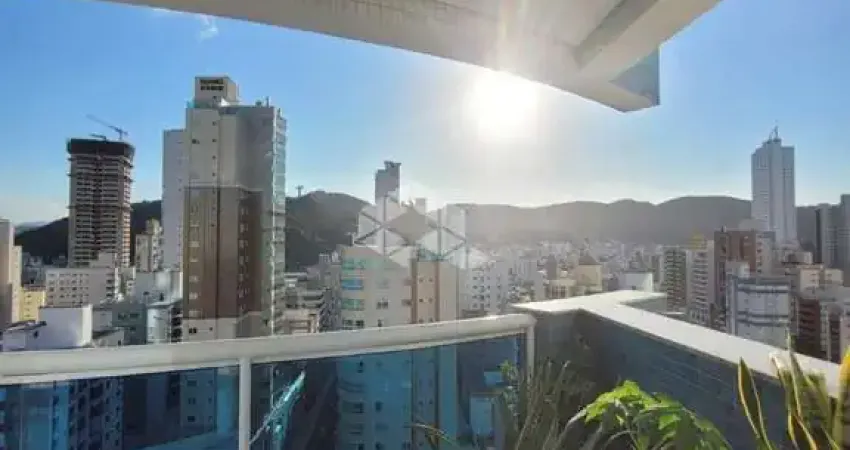 Apartamento 03 Dormitórios sendo 03 Suítes com 03 Vagas de Garagem