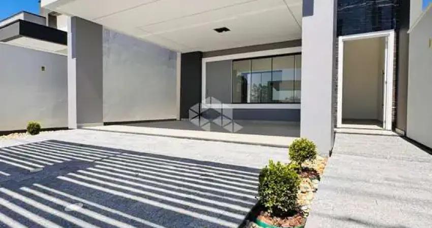 Casa em tijucas, 3 dormitórios sendo 1 suíte, com 2 vagas de garagem