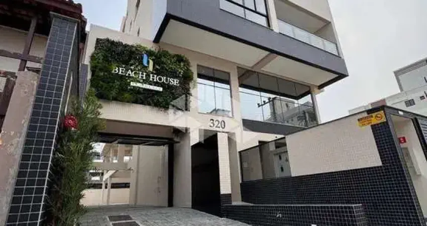 Apartamento duplex em bombinhas com duas suítes e 1 vaga de garagem, mobiliado