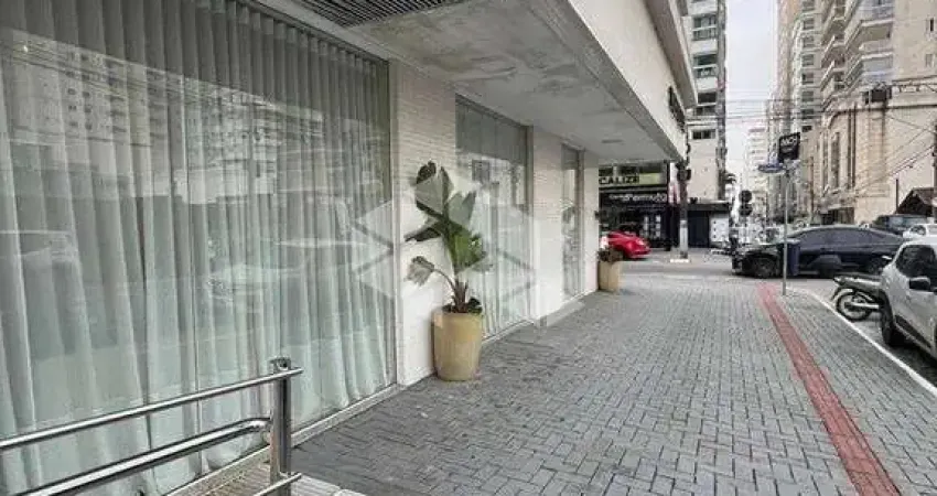 Sala comercial a venda em itapema, frente 2 avenida, com 120m2 privativos