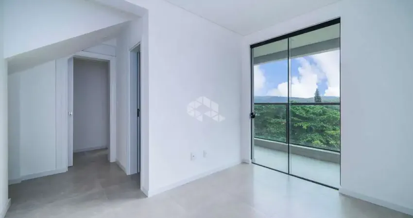 Apartamento duplex em bombinhas no mariscal com 2 suítes com 2 vagas de garagem