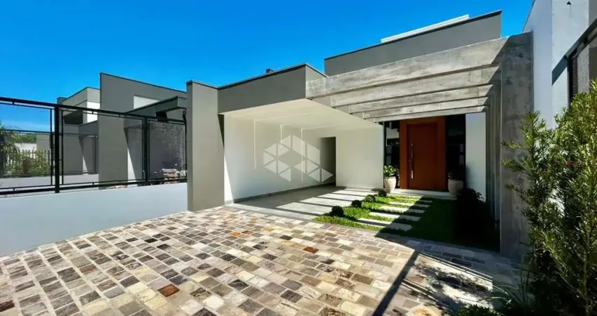 Casa plana com 03 dormitórios, sendo 1 suíte; aceita financiamento.