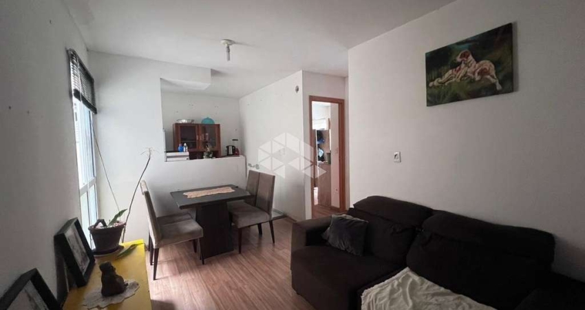 Apto. 2 quartos, 1 banh. sala, coz. 1 vaga no 2° andar, sol nascente.