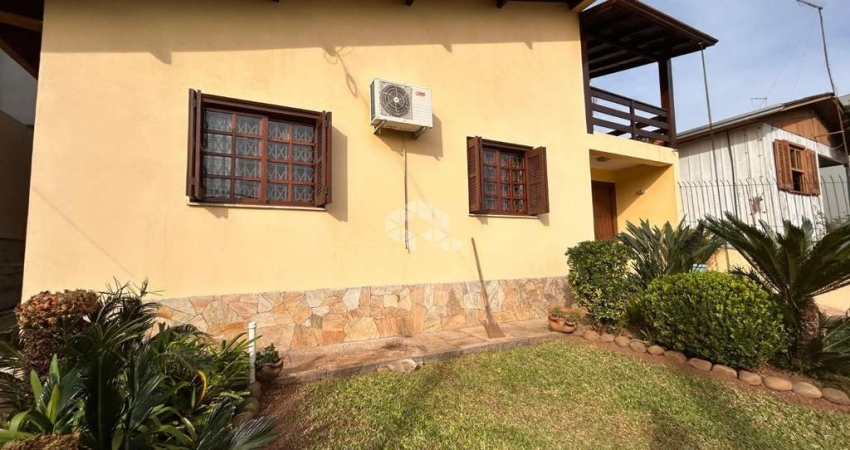 Casa com 3 dormitórios em Estância Velha - bairro Floresta