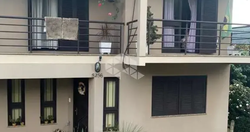 Casa 04 dormitorios  bairro das Rosas Estancia Velha