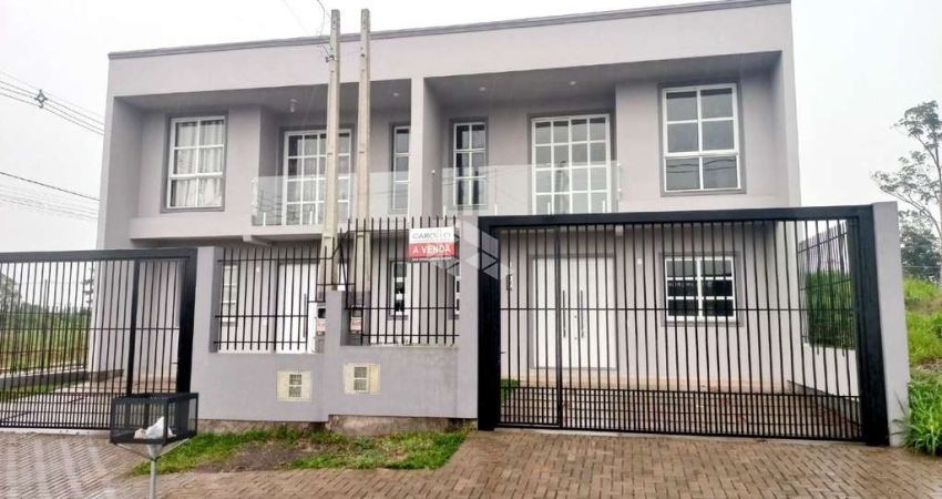 Casa Sobrado com 97,30 m² privativos, 2 dormitórios e 1 suíte, 1 lavabo, sala e cozinha em Estância Velha, aceita financiamento bancário