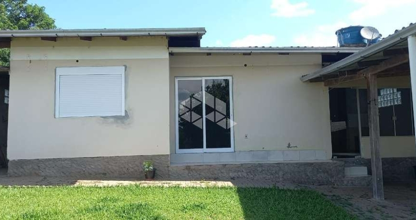 Casa com pátio cercada