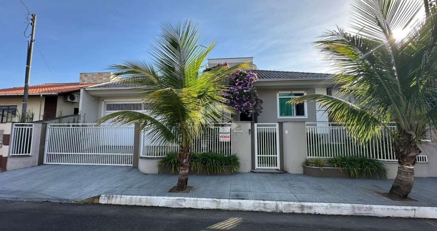 CASA PADRÃO ALTO À VENDA EM JARAGUÁ DO SUL