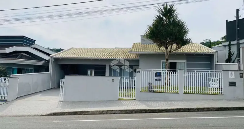 VENDIDO Casa mobiliada 3 dormitórios no bairro Amizade em Jaraguá do Sul, SC