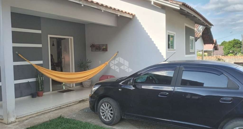 Casa térrea 1 suíte + 2 quartos/dormitórios na Ilha da Figueira em Jaraguá do Sul, SC
