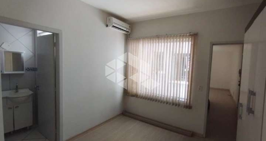 apartamento terreo no no miolo do bairro menino deus