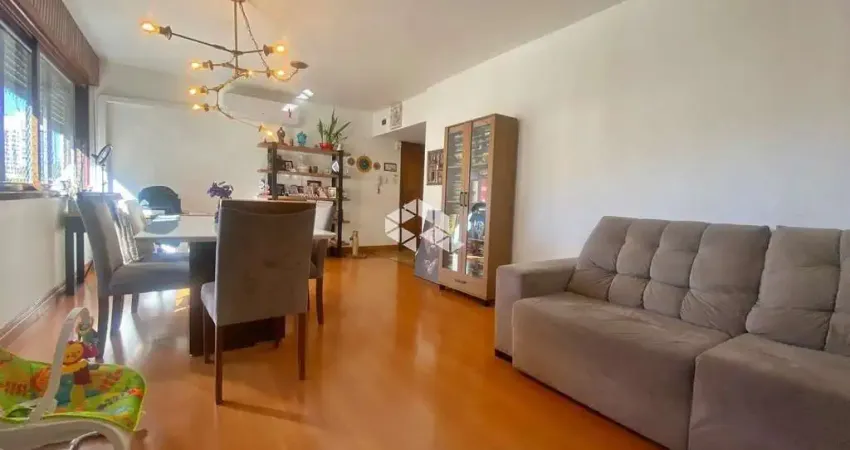 Aptartamento de 3 dormitórios no bairro Menino Deus