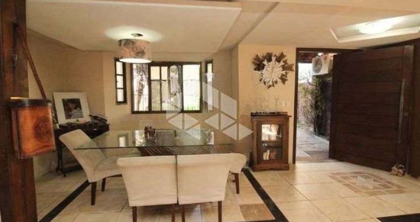 Casa com 4 quartos à venda na Praça Apiaca, 136, Espírito Santo, Porto Alegre
