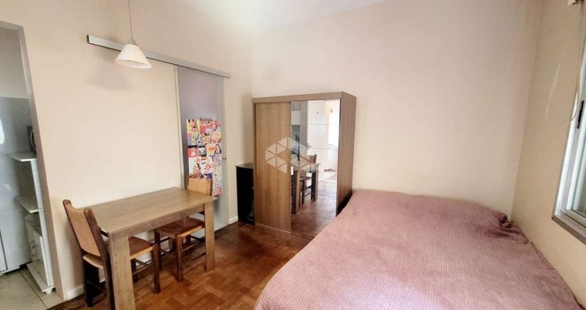 Studio / JK totalmente mobiliado e entre os bairros Azenha e Cidade Baixa.