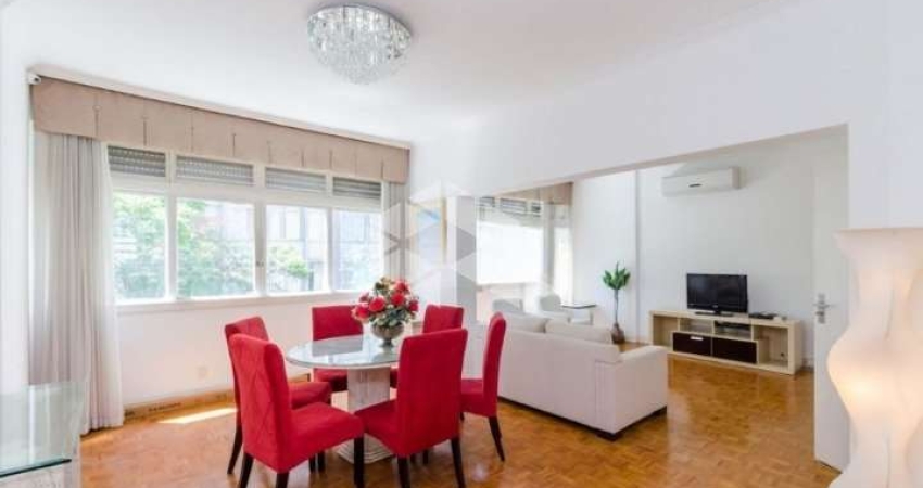 Apartamento de 03 dormitórios, 02 sacadas entre os bairros Independência e Bom Fim.