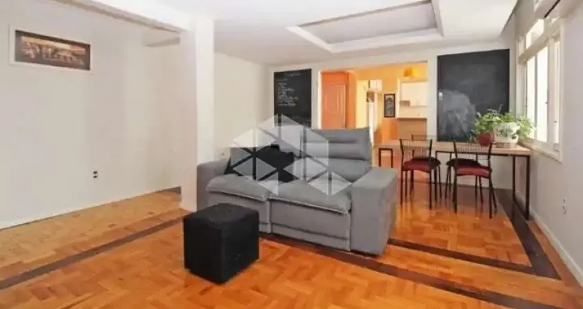 Apartamento de três (03) dormitórios, churrasqueira, lareira e garagem.