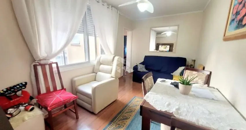 Apartamento de 02 dormitórios, 02 banheiros na cidade baixa.