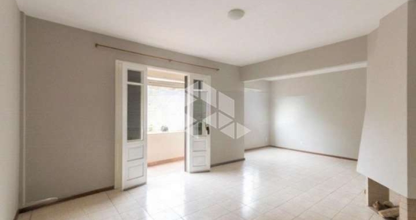 Apartamento de 02 dormitórios, 02 banheiros com sacada e lareira - próximo ao  Bourbon (Ipiranga) 
