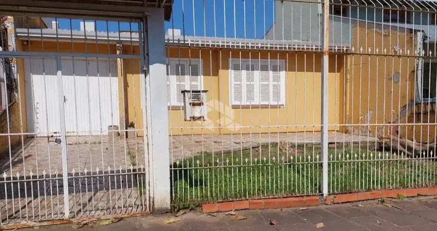 Casa com 2 quartos à venda na Rua Professor Pedro Santa Helena, 275, Jardim do Salso, Porto Alegre