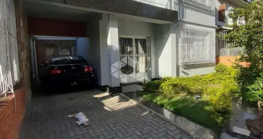 Casa com 4 quartos à venda na Rua Germano Hasslocher, 34, Azenha, Porto Alegre