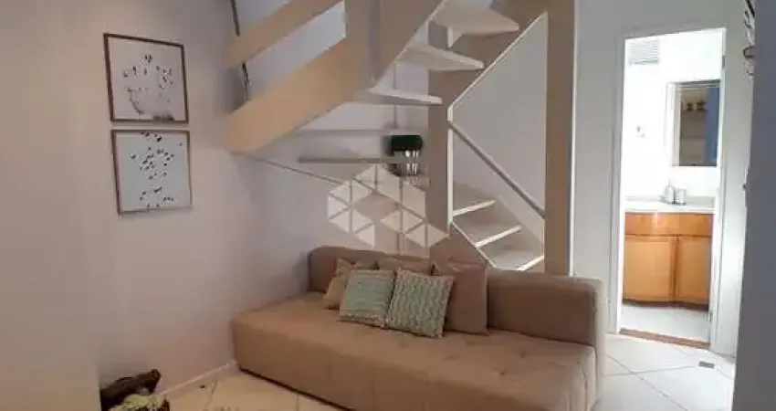 Cobertura semimobiliada com vista para o mar em Jurerê Internacional!
