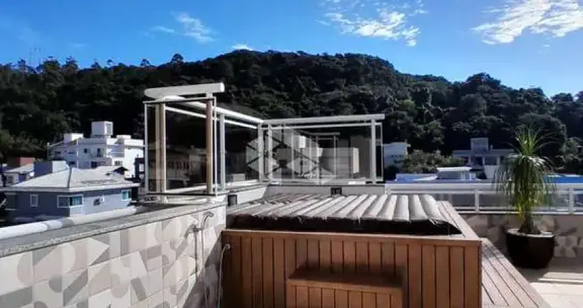 Cobertura  à venda  com 4 dormitórios em Canasvieiras
