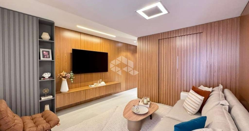 Apartamento  de luxo de 3 suítes à venda em Jurerê  a poucos passos do mar