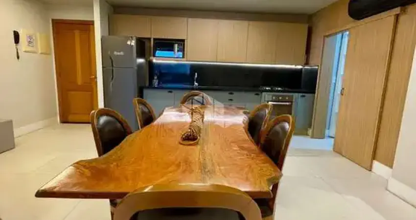 Apartamento à venda de 2 dormitórios mobiliado em jurerê ,peerto da praia