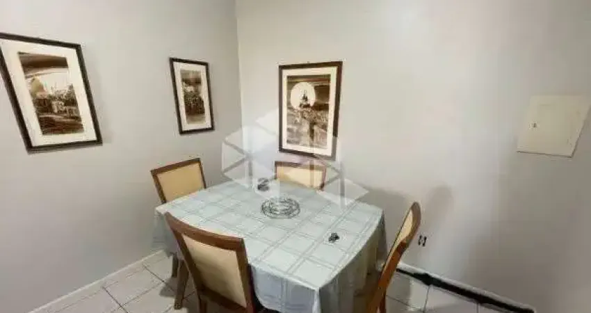 Apartamento à venda em canasvieiras de 2 quartos ( 150m da praia )