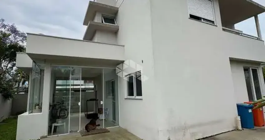 Casa com 3 quartos à venda na Avenida Cidade de Córdoba, 173, Barra da Lagoa, Florianópolis