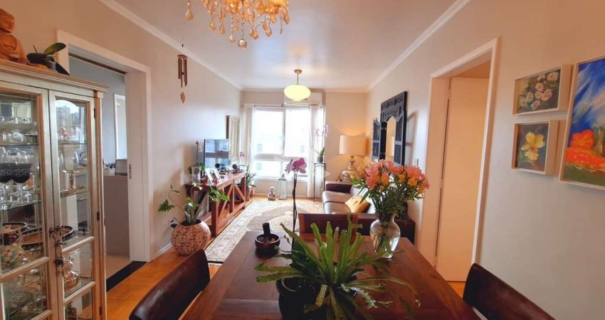 Apartamento de 03 Quartos na Av. Venâncio Aires com box coberto, Bairro Santana