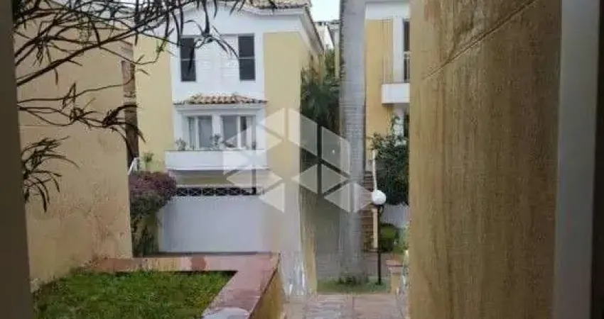 VENDA Casa em CONDOMÍNIO  com 3 suítes - 3 vagas - ALTO DA BOA VISTA