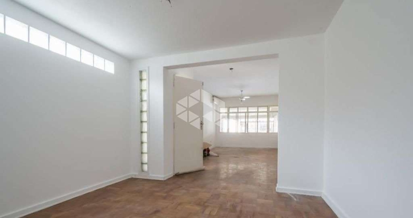 VENDA Sobrado de 150m² com 3 dormitórios e 2 vagas no Brooklin, próximo a Berrini