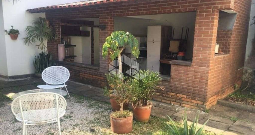 VENDA Casa térrea de 180m² com 4 dormitórios e 4 vagas no Brooklin, próximo a Berrini