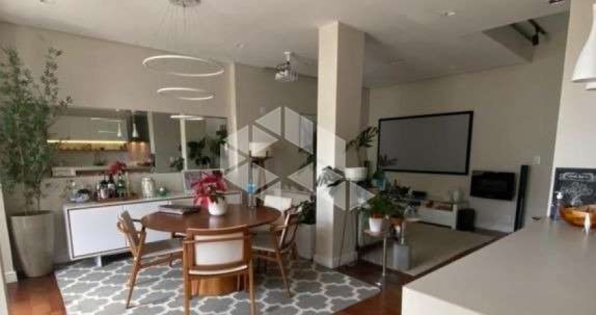 VENDA Sobrado de 250m² com 5 dormitórios sendo 3 suítes e 3 vagas na região do Brooklin, próximo do metrô