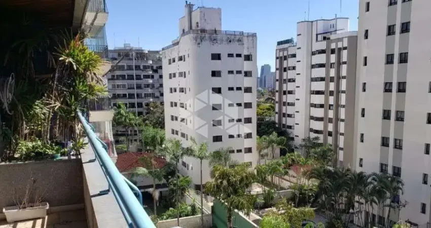 Apartamento a venda no  Brooklin com 136m², 3 dormitorios sendo 1 suíte e 2 vagas de garagem