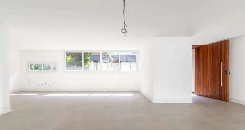 VENDA, sobrado em CONDOMINIO FECHADO no Alto da Boa Vista de 367 m², com 04 suítes e 04 vagas de garagem ao lado do metrô