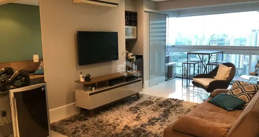 Apartamento a venda  no Brooklin com 96m²,  2 dormitórios sendo 1 suíte e 2 vagas de garagens