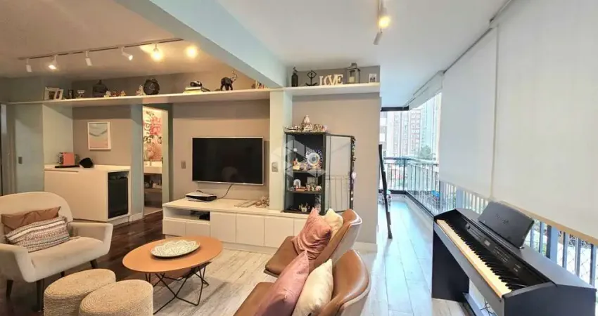 Apartamento à venda em Moema Pássaros, com 98 m², 3 dormitórios (1 suíte com closet) e 2 vagas de garagem.