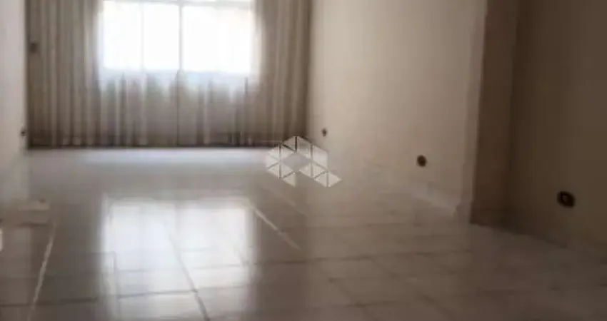 Casa com 3 quartos , 1 suíte e 2 vagas de garagem para venda na aclimação