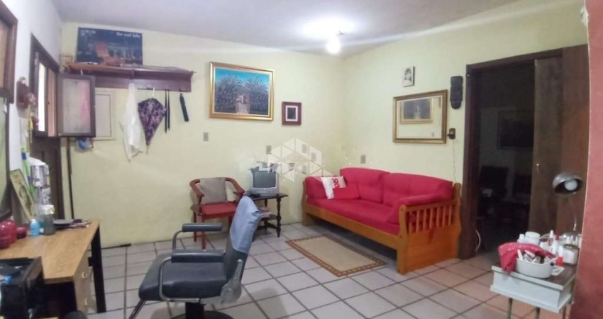 Casa 3 dormitorios com Pátio proximo a orla do Guaiba