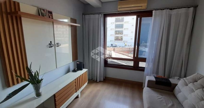 APARTAMENTO 02 DORMITÓRIOS E DUAS VAGAS NO BAIRRO AZENHA.