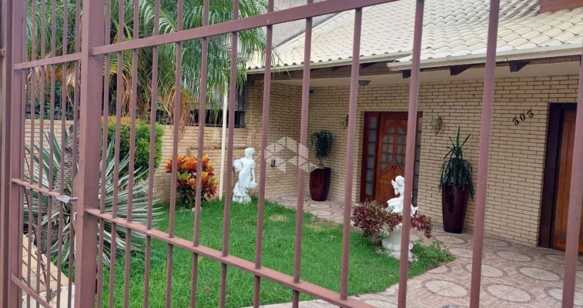 Excelente casa de 3 dormit. com suíte no bairro Glória