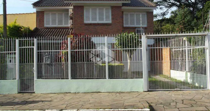 CASA COM 3 DORM/QUARTOS BAIRRO TERESÓPOLIS EM PORTO ALEGRE