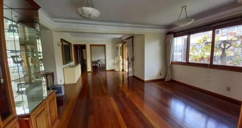 Apartamento mobiliado de 3 dormitórios (1 suíte) com 221,16m² - Amplitude e conforto no coração de Petrópolis