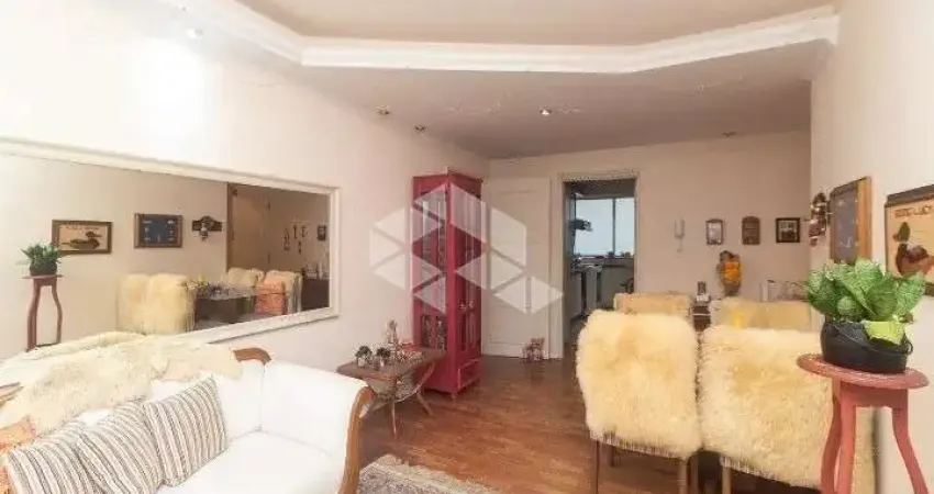 Apartamento de 02 Dormitórios, com 73 m² privativos,  no Menino Deus