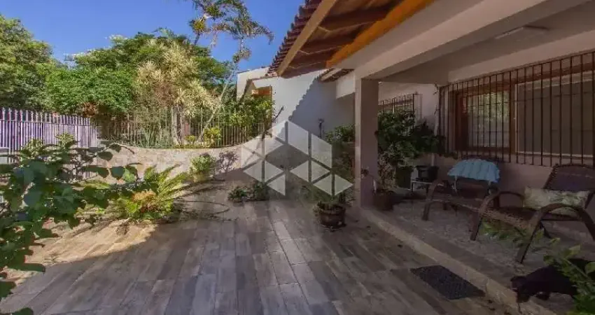 Casa com 131m² ,  3 dormitórios , piscina , 2 vagas