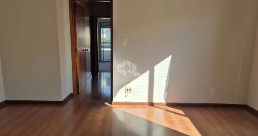 Apartamento 2 dormitórios, com  vaga e 80 m2  no Menino Deus