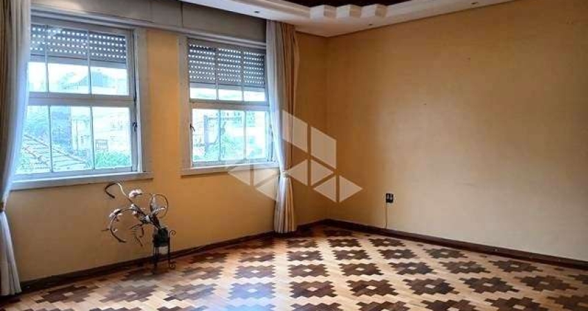 Apartamento 03 dormitorios sacada com 130 m2 área privativa
